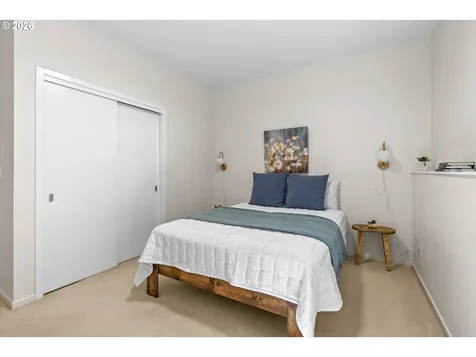 5733 SW Salmon Street Portland OR 97221