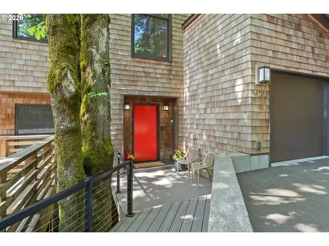 5733 SW Salmon Street Portland OR 97221
