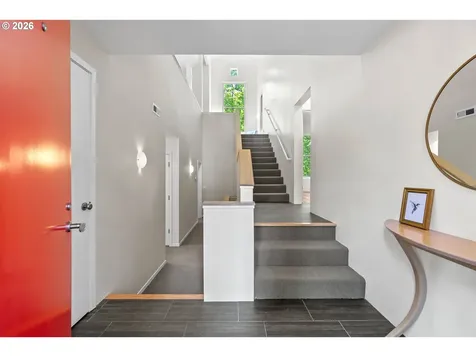 5733 SW Salmon Street Portland OR 97221