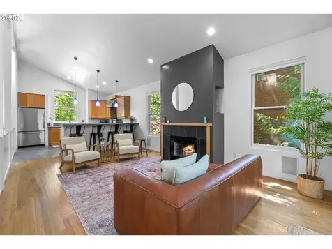 5733 SW Salmon Street Portland OR 97221