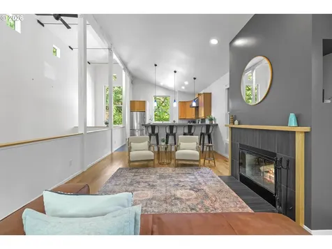 5733 SW Salmon Street Portland OR 97221