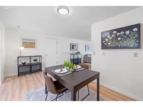 686 SE 43rd Avenue Hillsboro OR 97123