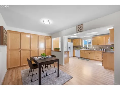 686 SE 43rd Avenue Hillsboro OR 97123
