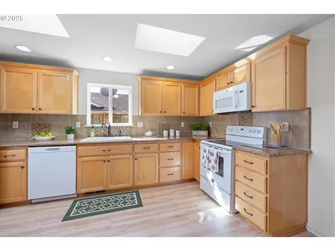 686 SE 43rd Avenue Hillsboro OR 97123