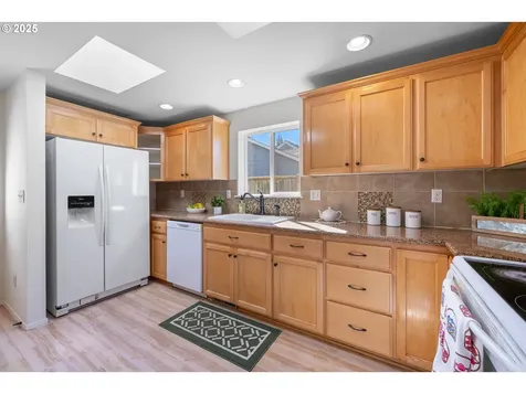 686 SE 43rd Avenue Hillsboro OR 97123