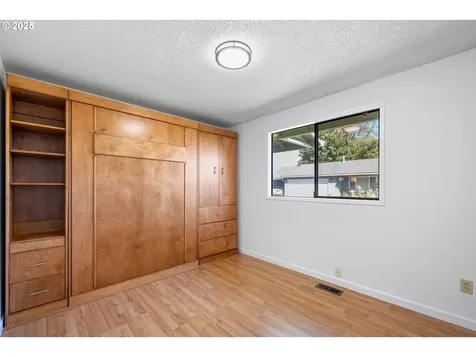 686 SE 43rd Avenue Hillsboro OR 97123