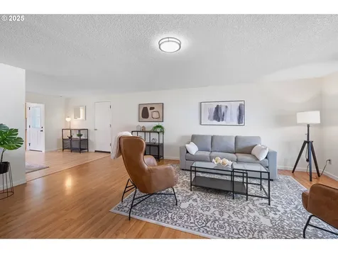 686 SE 43rd Avenue Hillsboro OR 97123