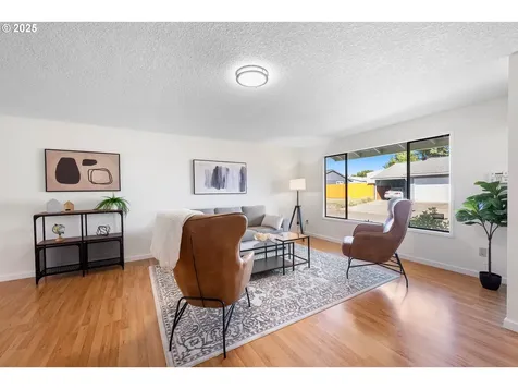 686 SE 43rd Avenue Hillsboro OR 97123