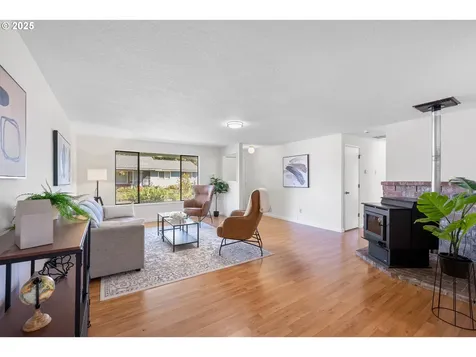 686 SE 43rd Avenue Hillsboro OR 97123