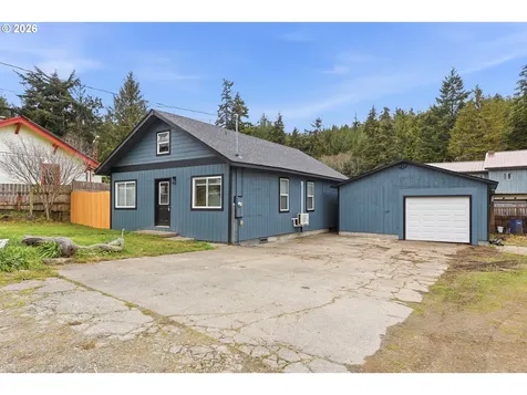 1348 Dakota Street Coos Bay OR 97420