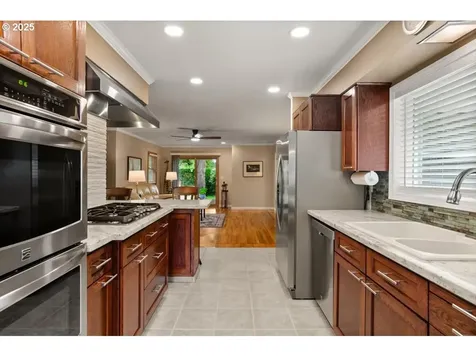 9845 SW Eagle Lane Beaverton OR 97008