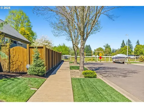 599 Silver Meadows Drive Eugene OR 97404