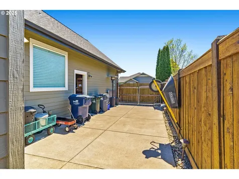 599 Silver Meadows Drive Eugene OR 97404