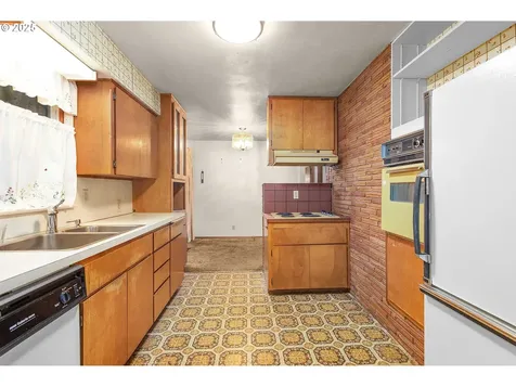 1011 E Fourth Avenue Sutherlin OR 97479