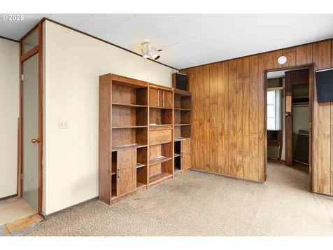1011 E Fourth Avenue Sutherlin OR 97479
