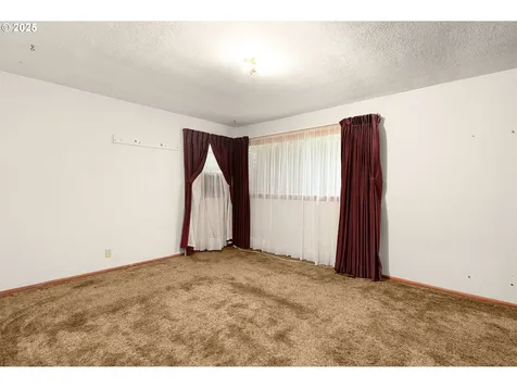 1011 E Fourth Avenue Sutherlin OR 97479