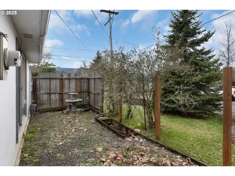 1011 E Fourth Avenue Sutherlin OR 97479