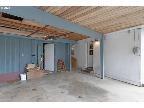 1011 E Fourth Avenue Sutherlin OR 97479