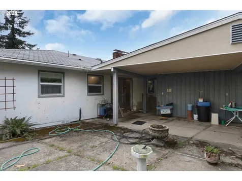 1011 E Fourth Avenue Sutherlin OR 97479