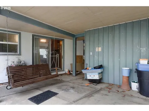 1011 E Fourth Avenue Sutherlin OR 97479