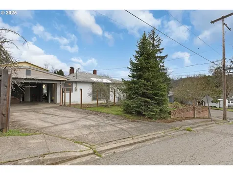 1011 E Fourth Avenue Sutherlin OR 97479