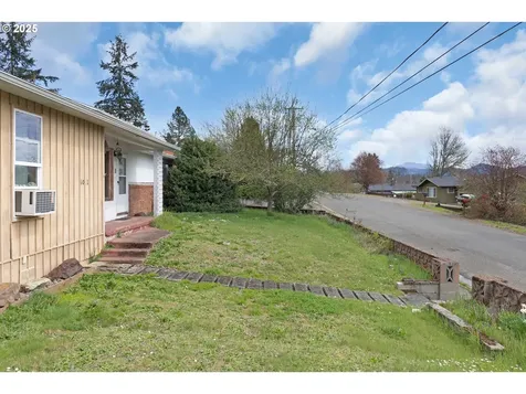 1011 E Fourth Avenue Sutherlin OR 97479