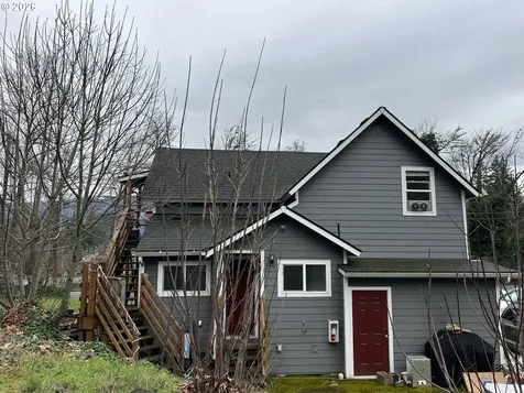 133 NW Alder Street Mill City OR 97360
