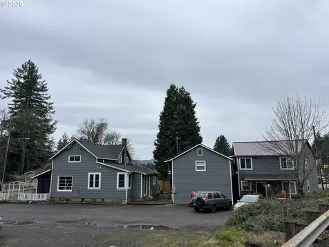133 NW Alder Street Mill City OR 97360