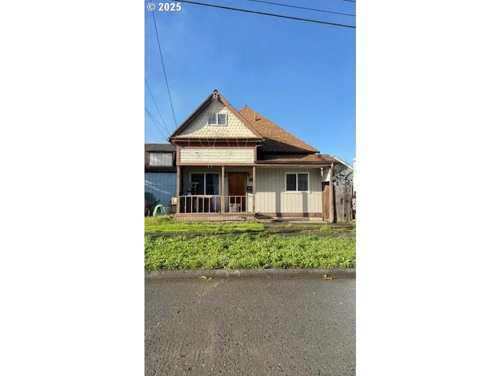 377 N Elliott Street Coquille OR 97423