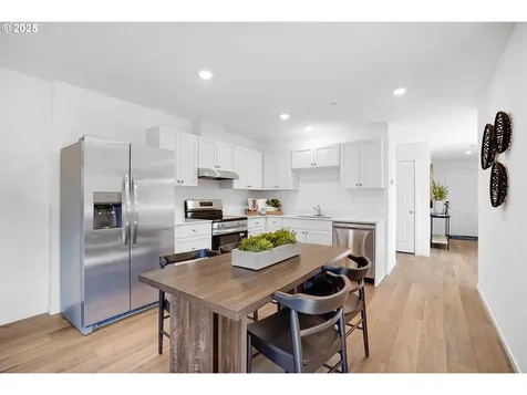1434 Laura Vista Drive NW Albany OR 97321