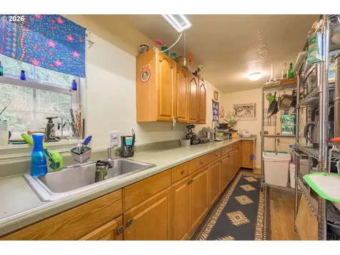 325 River Road Eugene OR 97404
