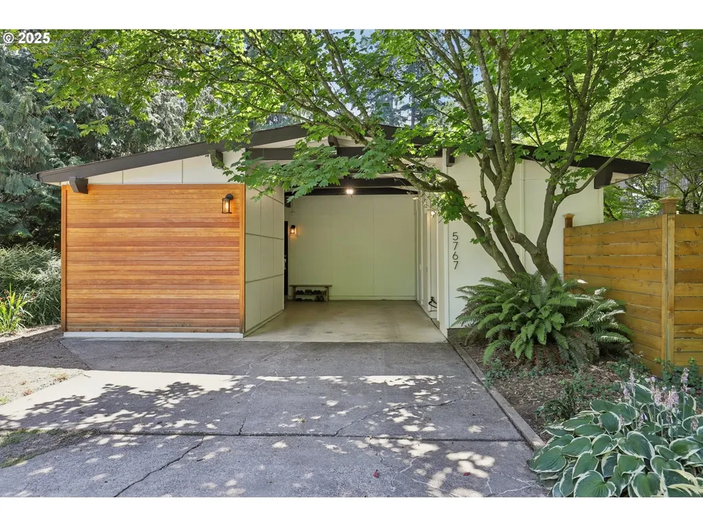 5767 Baleine Street Lake Oswego OR 97035