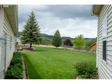 318 S 20th Street La Grande OR 97850