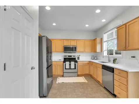 4875 Stagecoach Road Eugene OR 97402