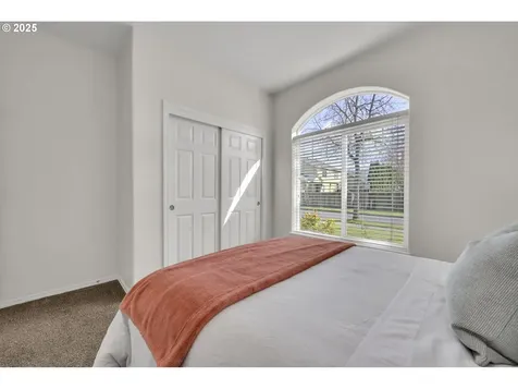 4875 Stagecoach Road Eugene OR 97402