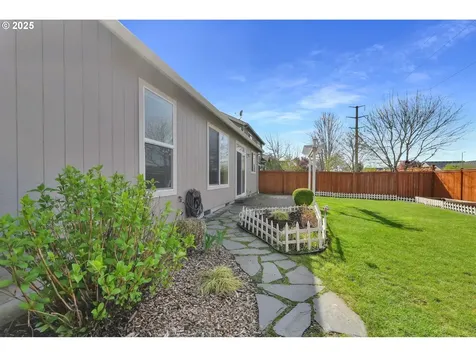 4875 Stagecoach Road Eugene OR 97402