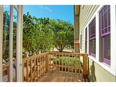 6235 NE Davis Street Portland OR 97213