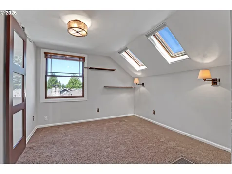 6235 NE Davis Street Portland OR 97213