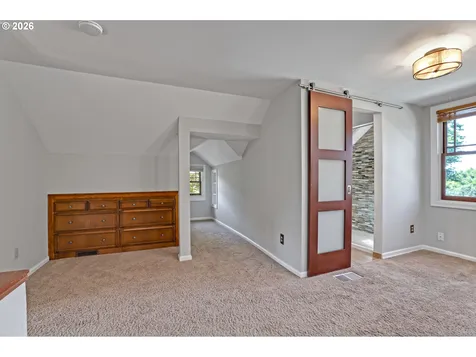 6235 NE Davis Street Portland OR 97213