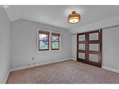 6235 NE Davis Street Portland OR 97213