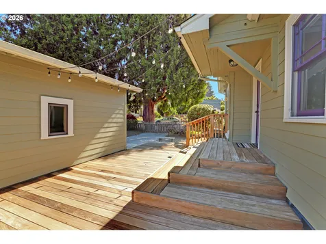6235 NE Davis Street Portland OR 97213