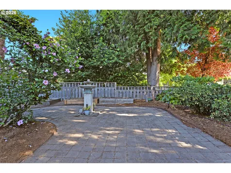 6235 NE Davis Street Portland OR 97213