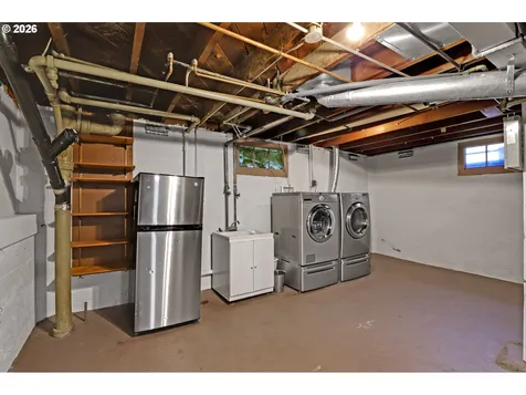 6235 NE Davis Street Portland OR 97213