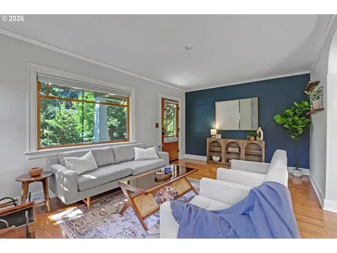 6235 NE Davis Street Portland OR 97213