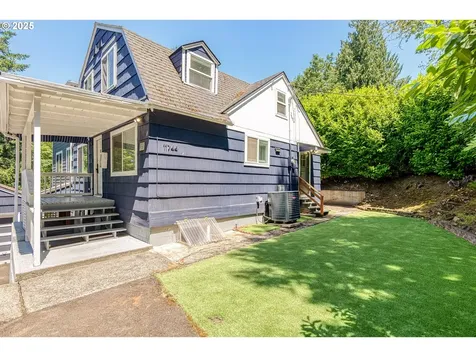 11744 SW 61st Avenue Portland OR 97219