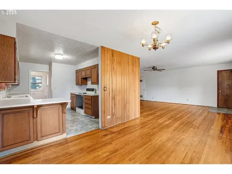 2719 SE 133rd Avenue Portland OR 97236