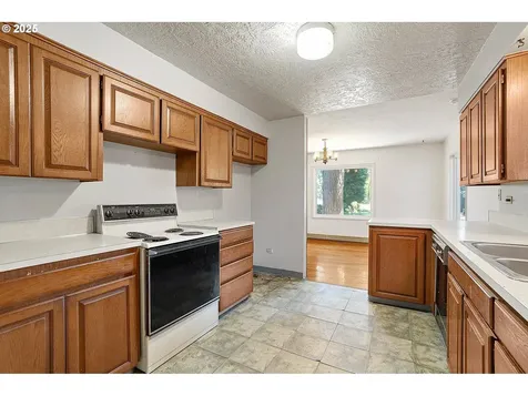 2719 SE 133rd Avenue Portland OR 97236