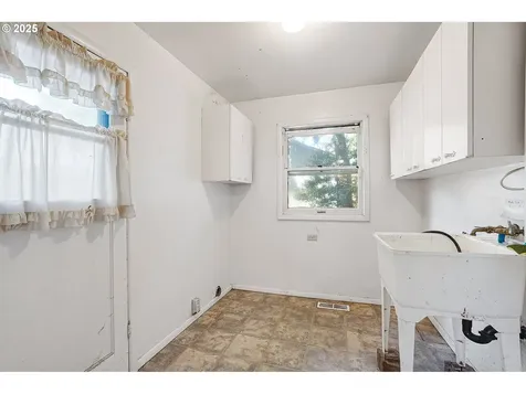2719 SE 133rd Avenue Portland OR 97236