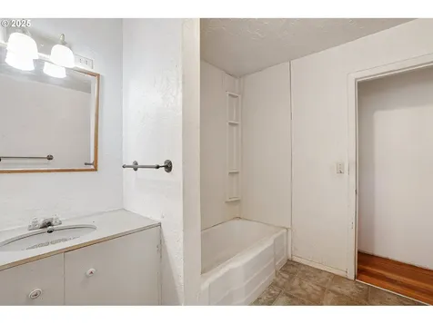 2719 SE 133rd Avenue Portland OR 97236