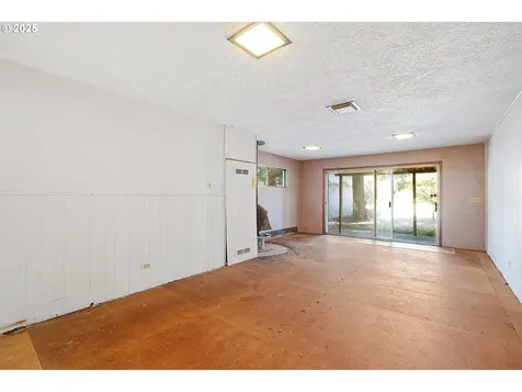 2719 SE 133rd Avenue Portland OR 97236